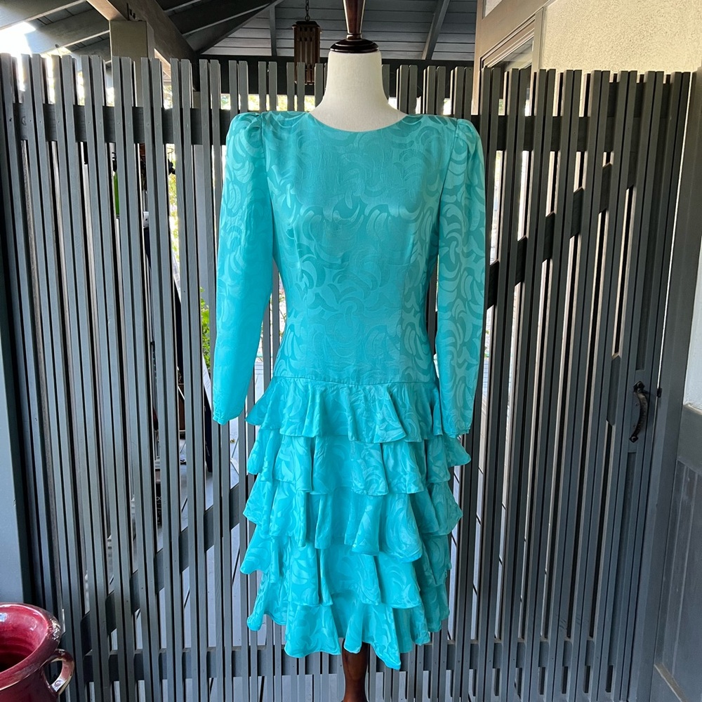 Vintage A.J. Bari Silk light turquoise Ruffle Dress ~ classic 80’s  Size 10